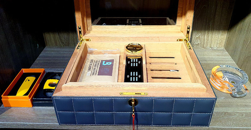 Cận cảnh hộp đựng xì gà Lubinski 60 điếu